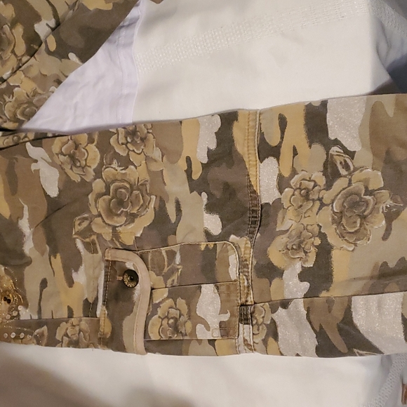 Camouflage cargo pants 8 sequins flower embroidered flap pockets childre… - Picture 6 of 9